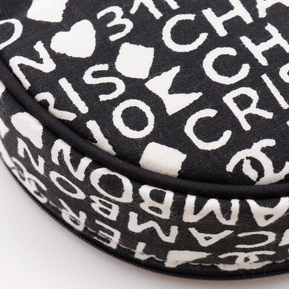 CHANEL Black Pouch - Picture 4 of 10